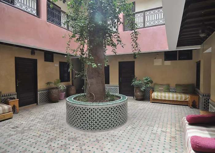 Hotel Cecil